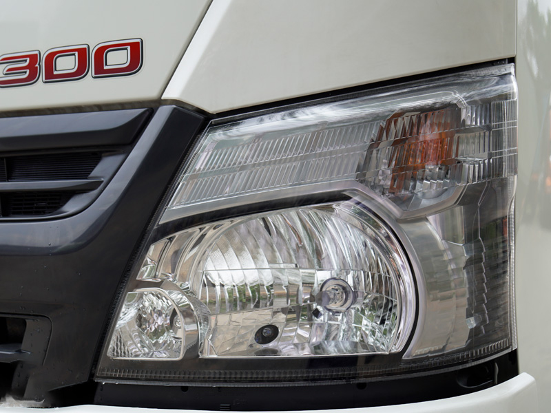 Xe tải Hino XZU720L thùng mui bạt tải 3.5 tấn