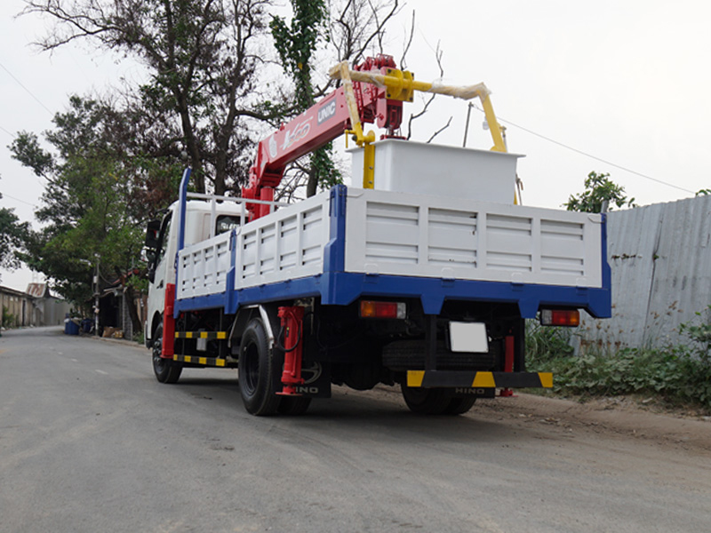HINO XZU720l Cẩu