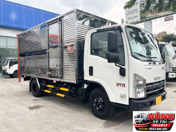 Mua xe tải Isuzu QKR210 thùng kín bửng nâng tại Đồng Nai. Giá ưu đãi, thùng chắc chắn, động cơ bền, phù hợp vận chuyển nội thành và khu công nghiệp.