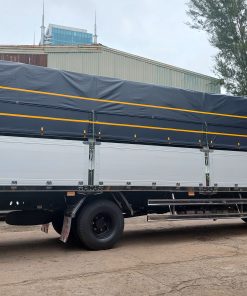 Xe tải Isuzu FRR90QE5 thùng bửng nhôm tải 6.2 tấn, động cơ mạnh mẽ, tiết kiệm nhiên liệu, thùng chắc chắn, giá tốt, giao xe nhanh toàn quốc.