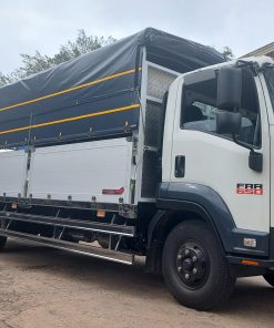 Xe tải Isuzu FRR90QE5 thùng bửng nhôm tải 6.2 tấn, động cơ mạnh mẽ, tiết kiệm nhiên liệu, thùng chắc chắn, giá tốt, giao xe nhanh toàn quốc.