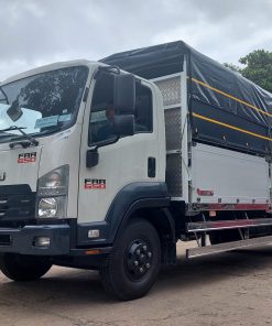 Xe tải Isuzu FRR90QE5 thùng bửng nhôm tải 6.2 tấn, động cơ mạnh mẽ, tiết kiệm nhiên liệu, thùng chắc chắn, giá tốt, giao xe nhanh toàn quốc.