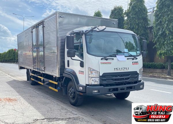 Xe tải Isuzu FRR90QE5 thùng kín tải 6.2 tấn, động cơ bền bỉ, tiết kiệm nhiên liệu, thùng kín bảo vệ hàng hóa, giá tốt, hỗ trợ trả góp, giao xe nhanh.